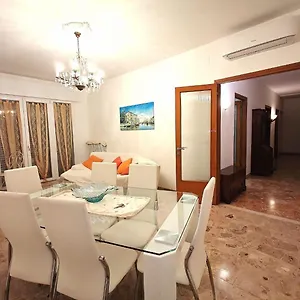 Apartament Laura Venice 4 P. 15 M To Venice